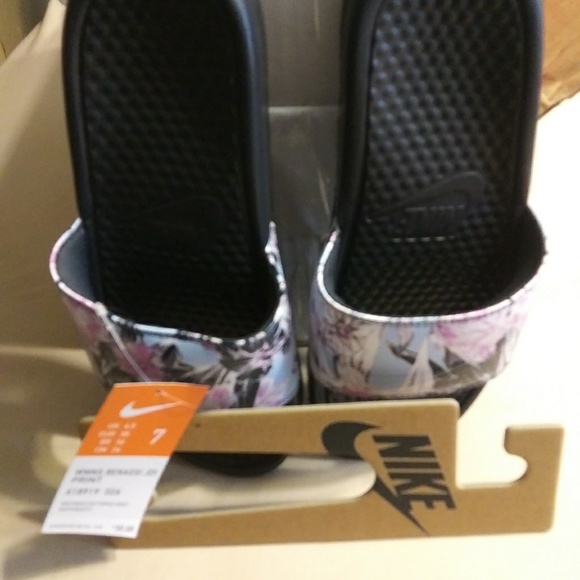 Benassi JDI Shoes - Nike Slides
